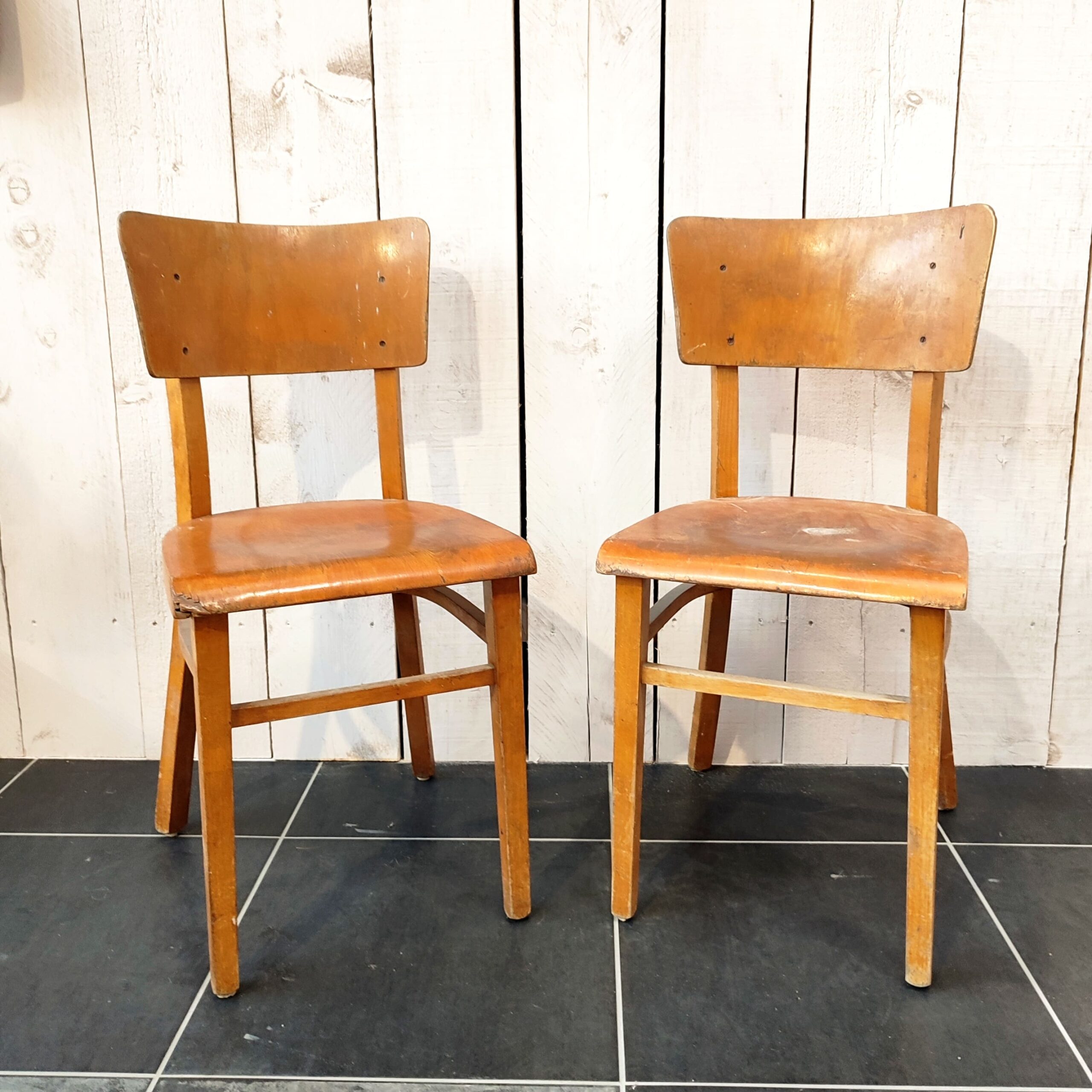 Deux chaises vintage
